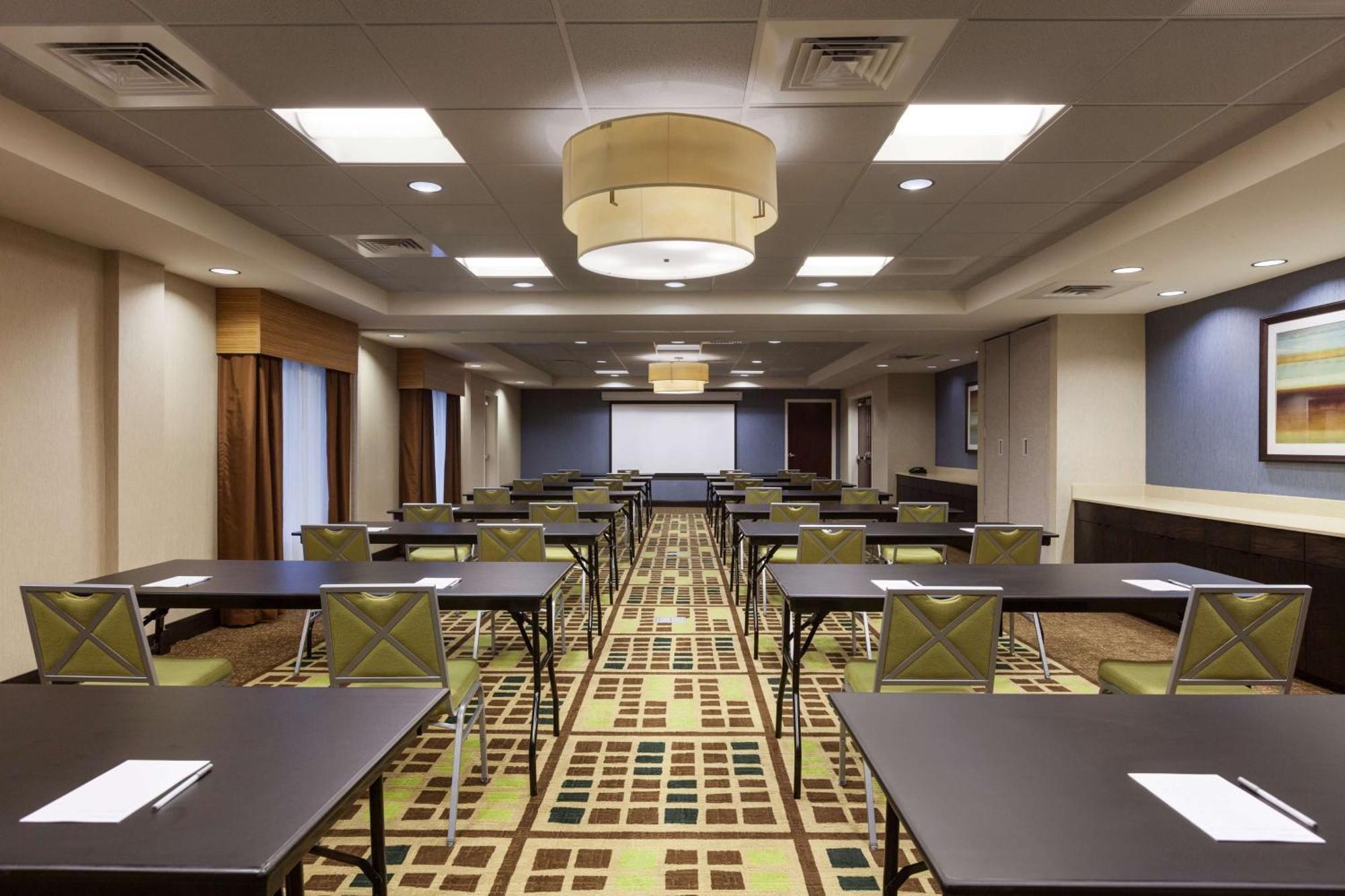 Hampton Inn And Suites Camp Springs Bagian luar foto