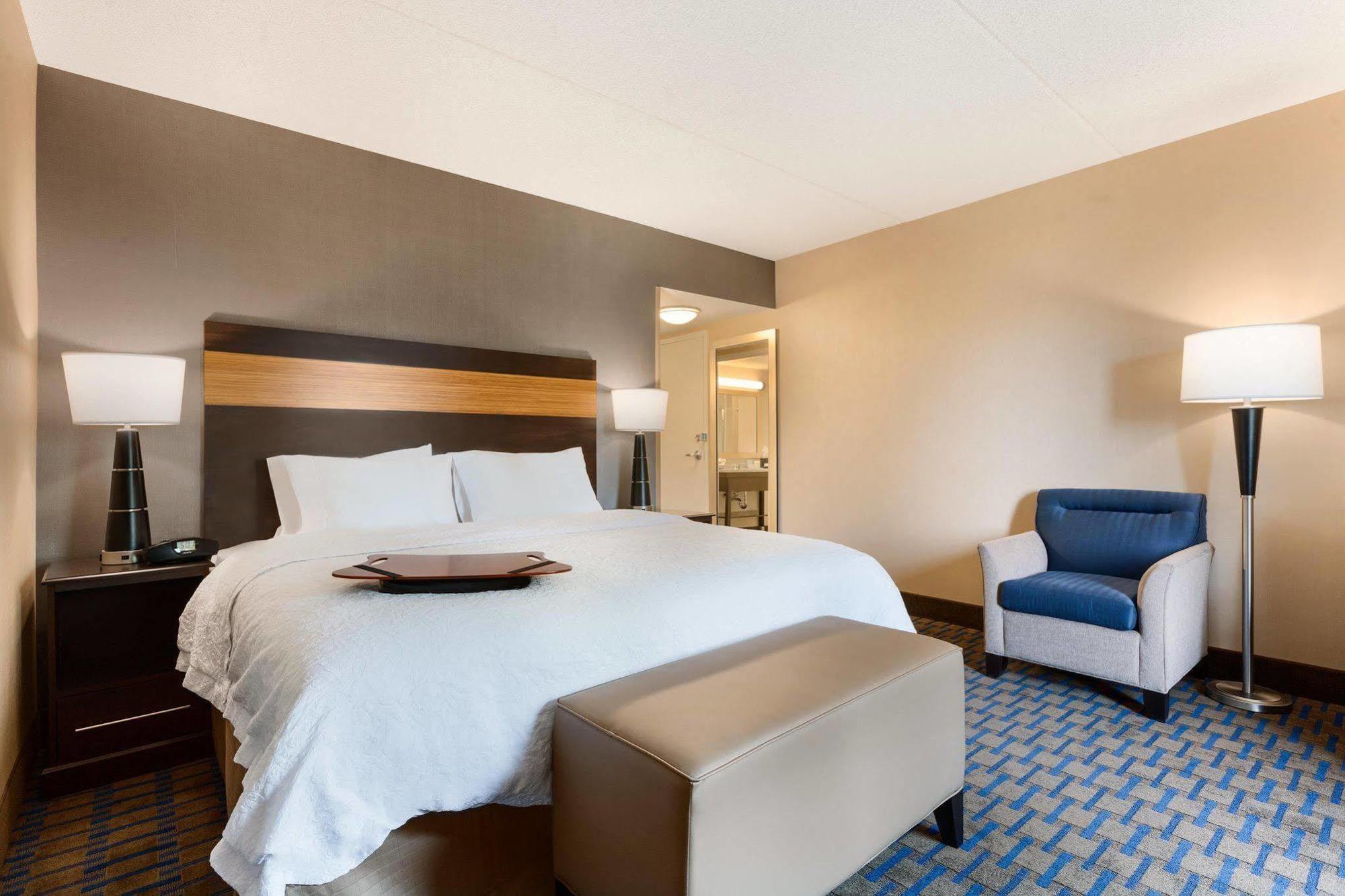 Hampton Inn And Suites Camp Springs Bagian luar foto